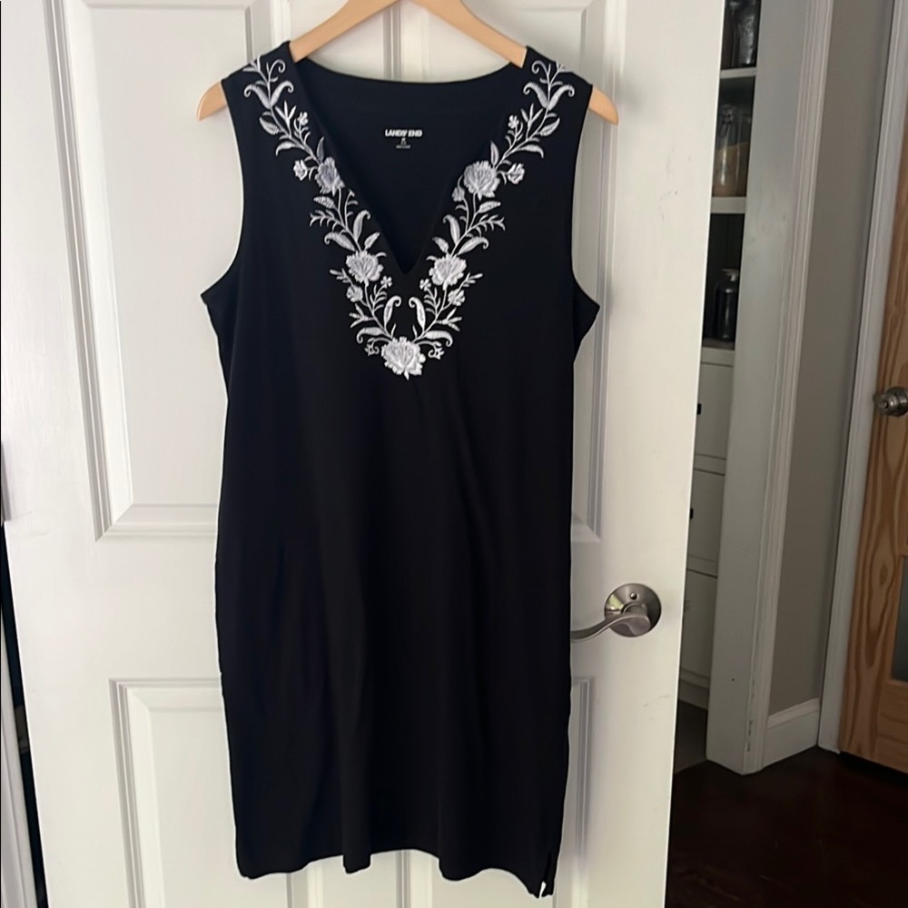 Lands' End Black Dress/ Coverup sleeveless w/ pockets size medium